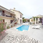 Lacodelama Mini - Marta Mit Pool By Interhome * Liznjan