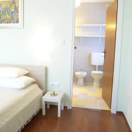 Appartement Lacodelama Mini - Marta Mit Pool By Interhome