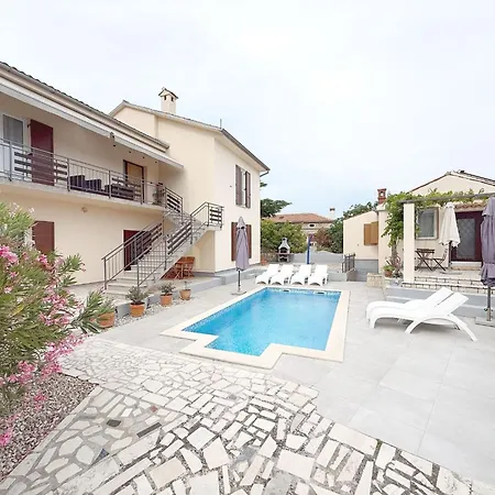 Lacodelama Mini - Marta Mit Pool By Interhome * Ližnjan