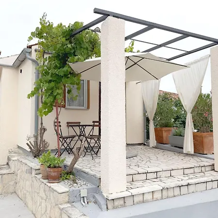 Apartman Lacodelama Mini - Marta Mit Pool By Interhome Ližnjan